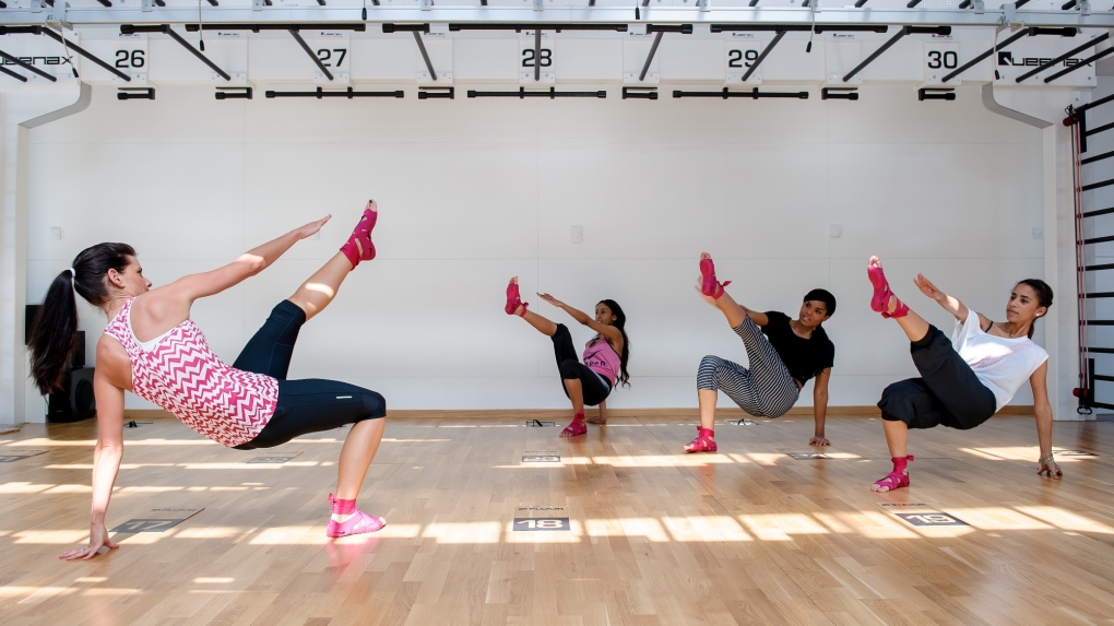 How To Wear The Nike Studio Wraps - Sporteluxe  Workout clothes, Nike  studio wrap, Fitness fashion